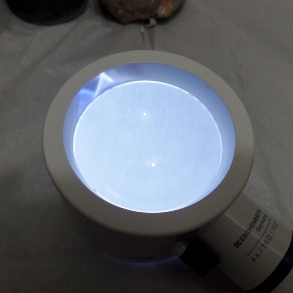 Eschenbach 4 X/16D/150 Lighted Stand Magnifier - Picture 7 of 11